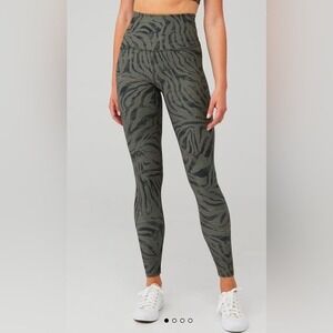 Beyond Yoga Softmark Caught In The Midi High Waisted Legging Size XL Wild Life